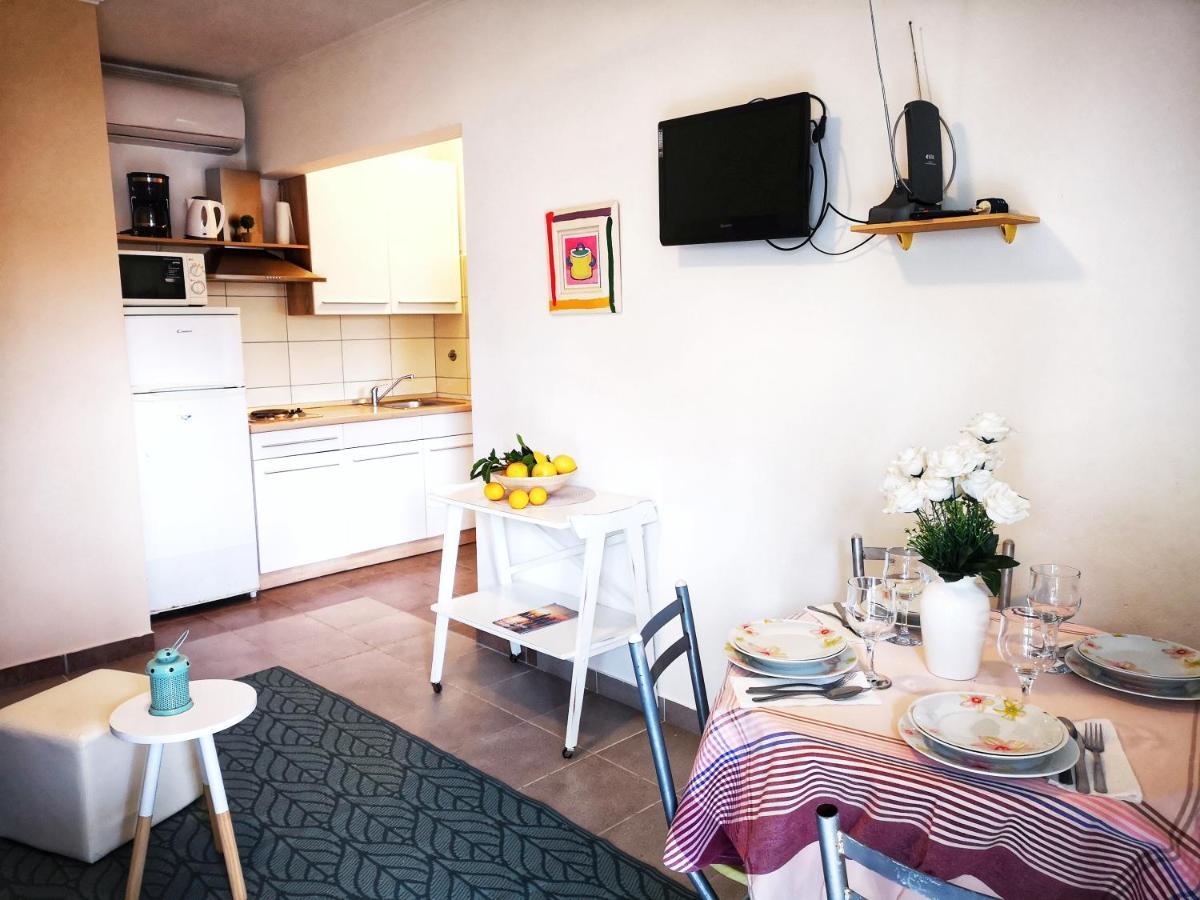 Apartments Venci ビビニェ エクステリア 写真