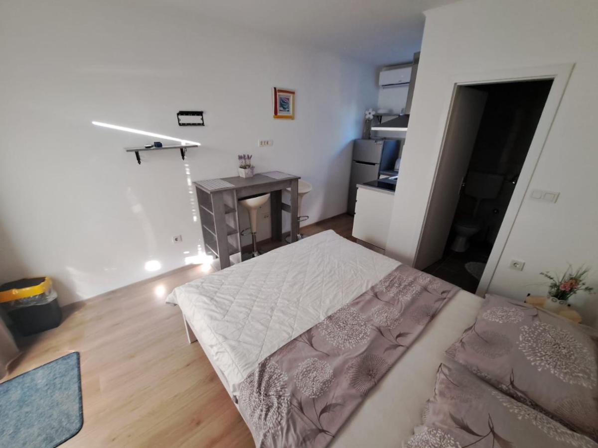 Apartments Venci ビビニェ エクステリア 写真