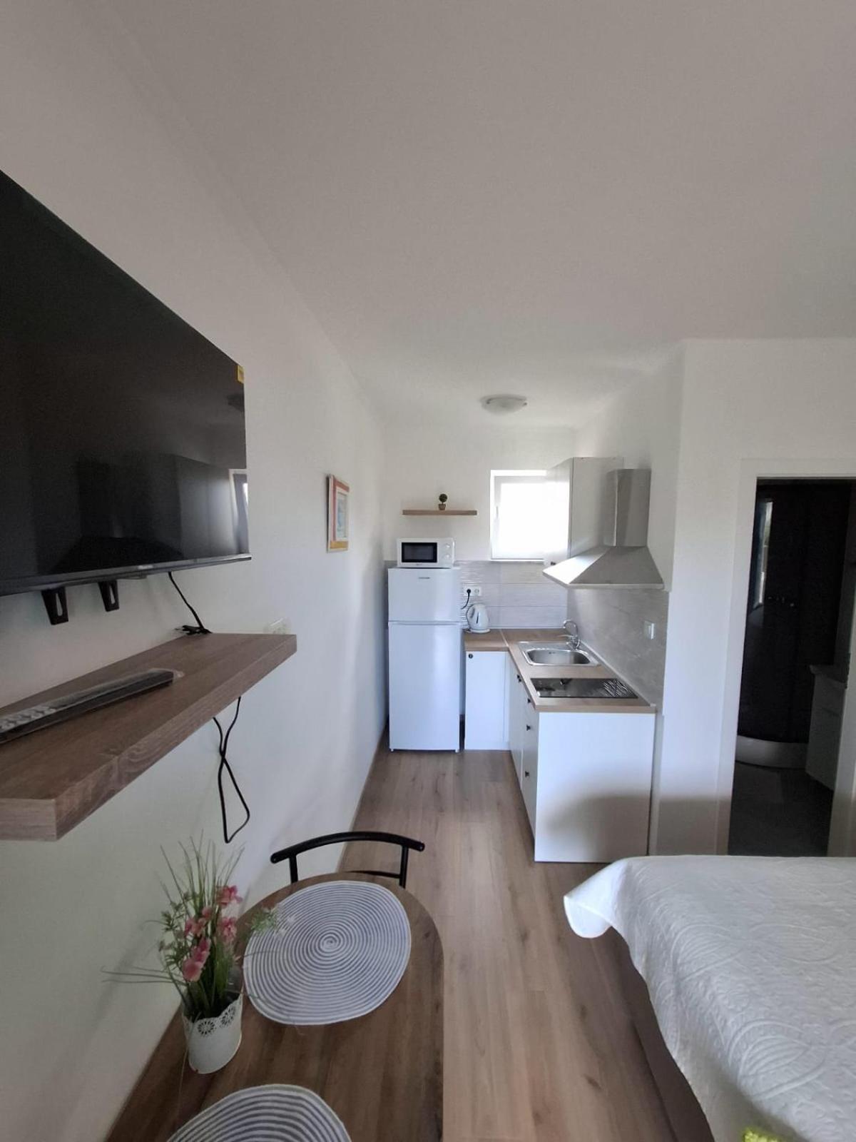 Apartments Venci ビビニェ エクステリア 写真
