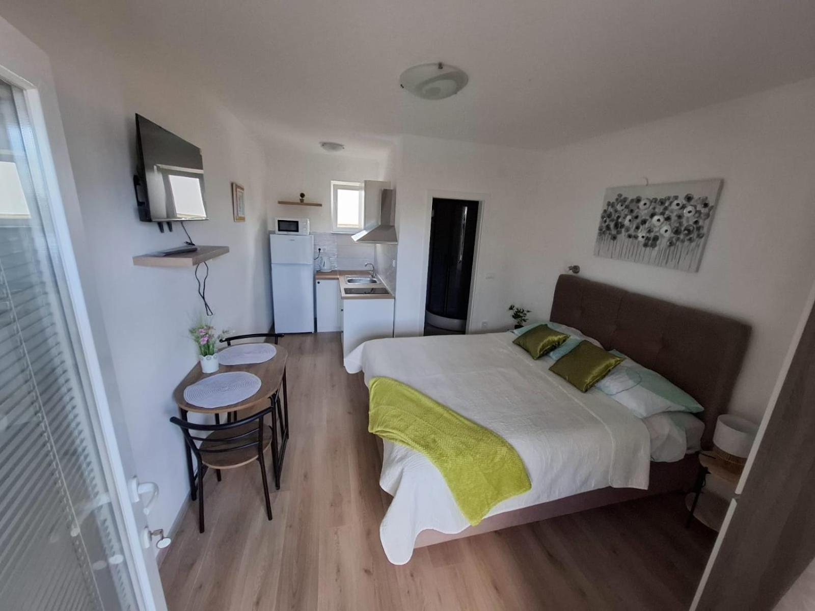 Apartments Venci ビビニェ エクステリア 写真